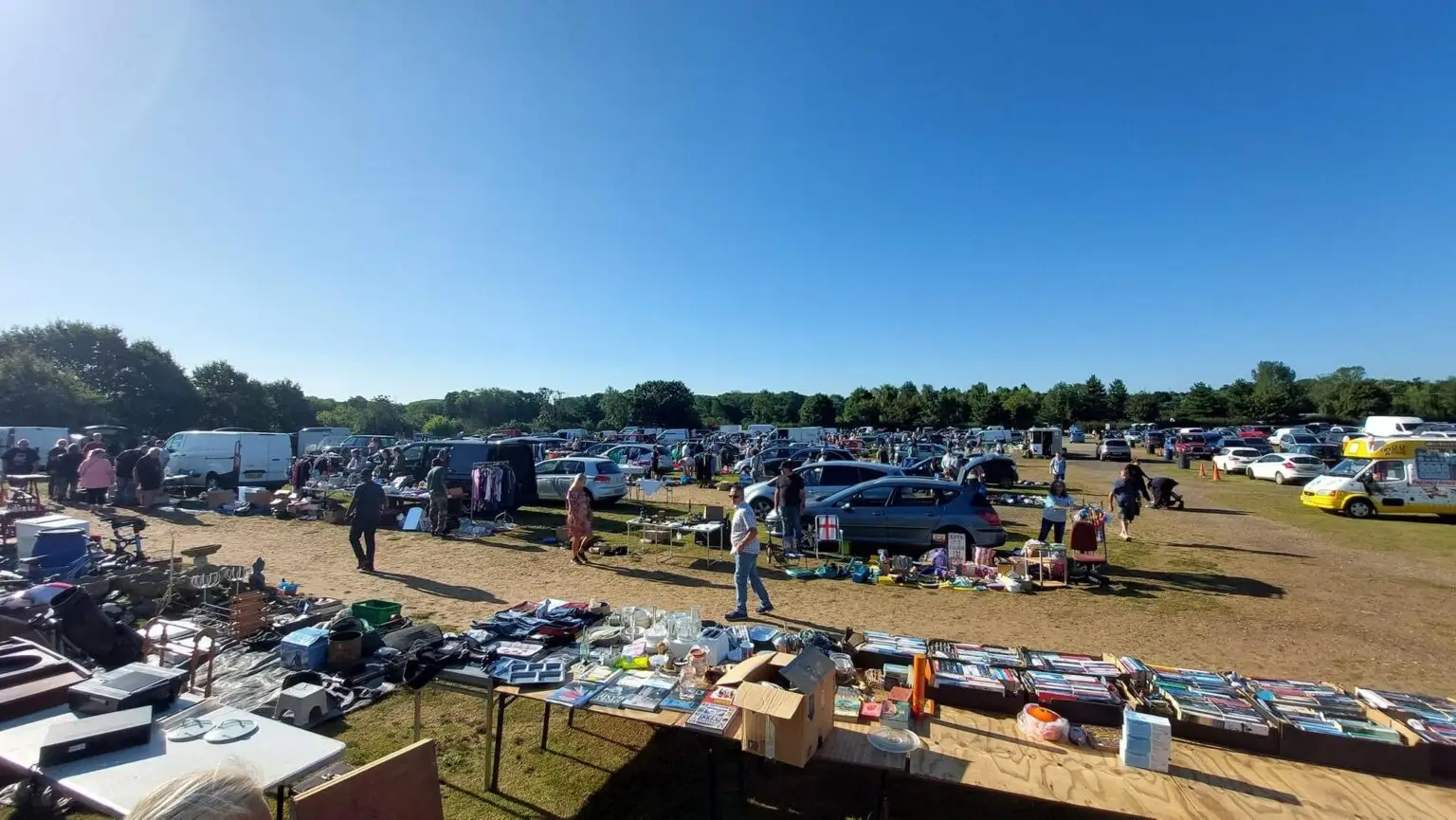 Needham Car Boot Traders and Cars